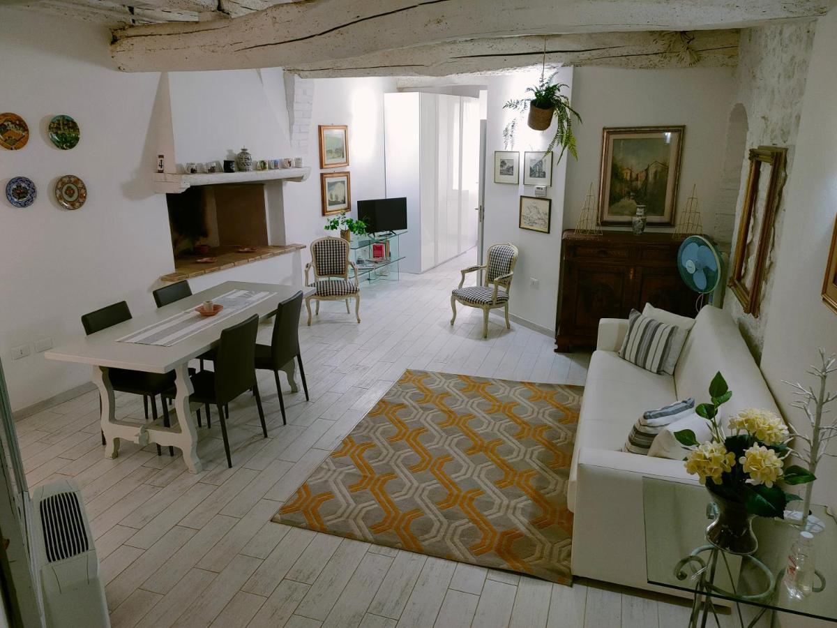 Il Cortiletto Casa Vacanza Треви Екстериор снимка