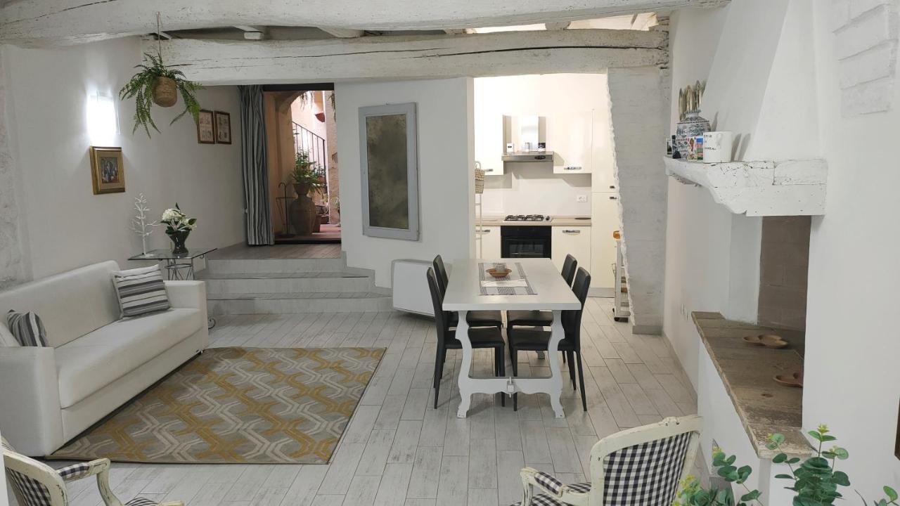 Il Cortiletto Casa Vacanza Треви Екстериор снимка